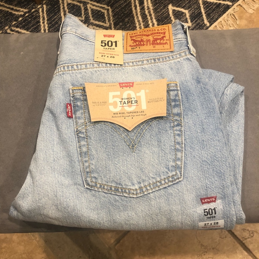 Women’s Levi Tapered 501 Jeans